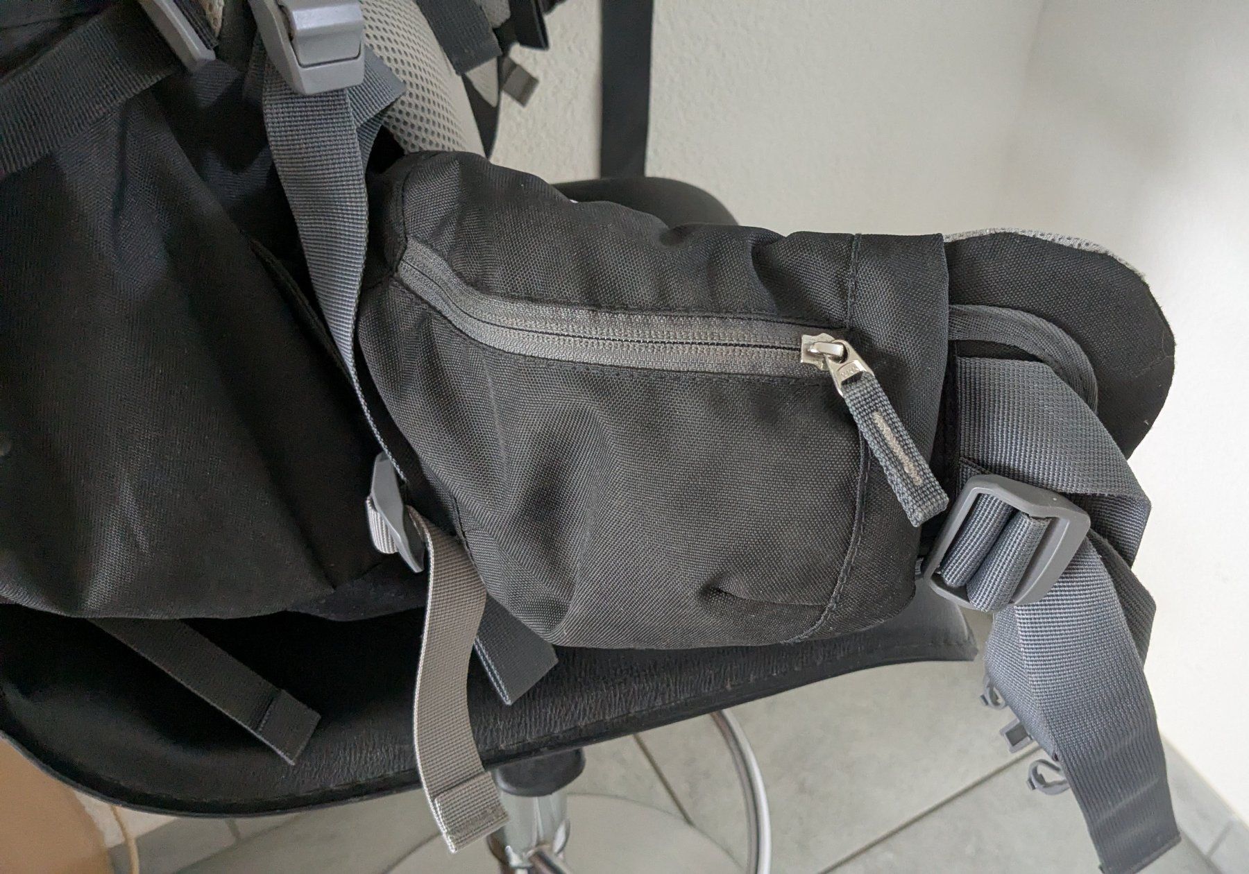Deuter Zaini: Deuter Rucksack "Airkontact Pro 65+15 sl" – Usato da Oberweningen venduto da Ramre 6