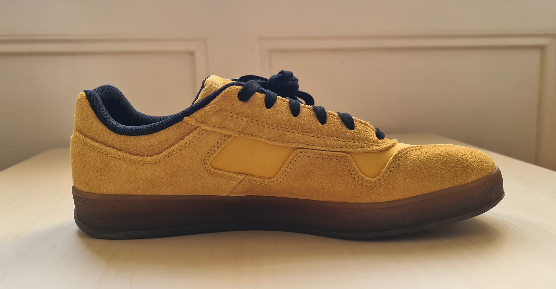 Adidas Scarpe da uomo: Adidas Aloha Super Gelb Gr. 42 – Nuovo e nell'imballaggio originale da Zürich venduto da cde_d7vx 2