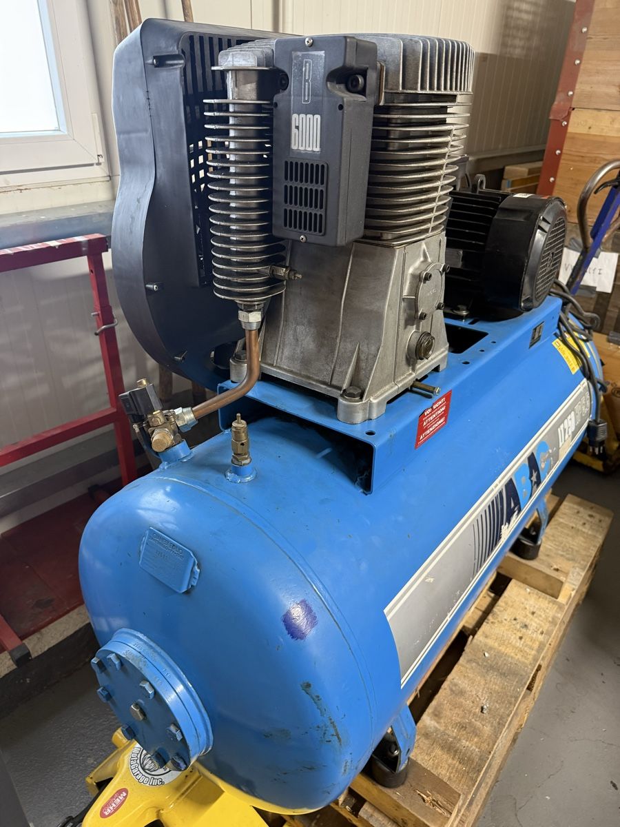 Abac Kompressoren: Kompressor ABAC LT 250 HP5.5 – Gebraucht aus Bettlach von mehr86 1