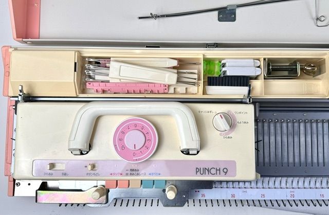 Brother Macchine da cucire: Strickmaschine Brother KH-260 Grobstricker 9mm – Usato da Plons venduto da Zimpfer
