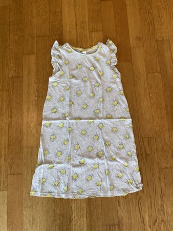 Sommerliches Pyjama mit Sonne Muster, Grösse 134/140