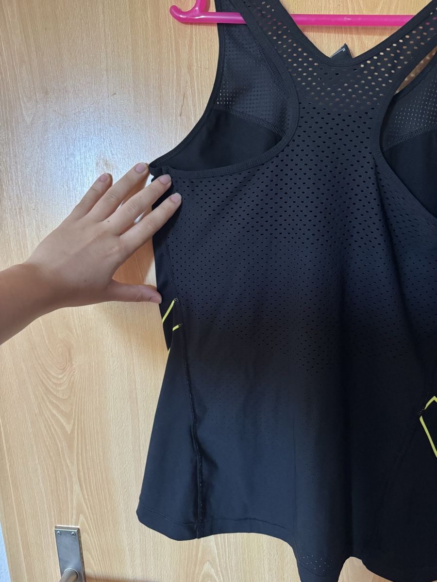 Nike Top: Nike Sportoberteil schwarz Grösse M – Nuovo (secondo la descrizione) da Ins venduto da maximal_30CHF 3