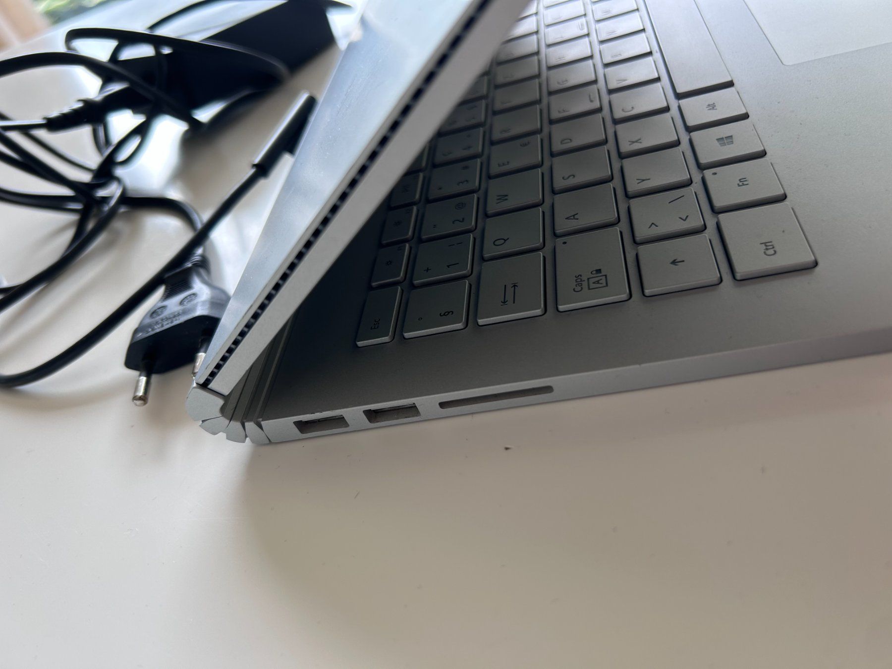 Microsoft Notebook: Microsoft Surface Book 2 13.5 Zoll und Pen – Usato da St. Gallen venduto da look-twice 3
