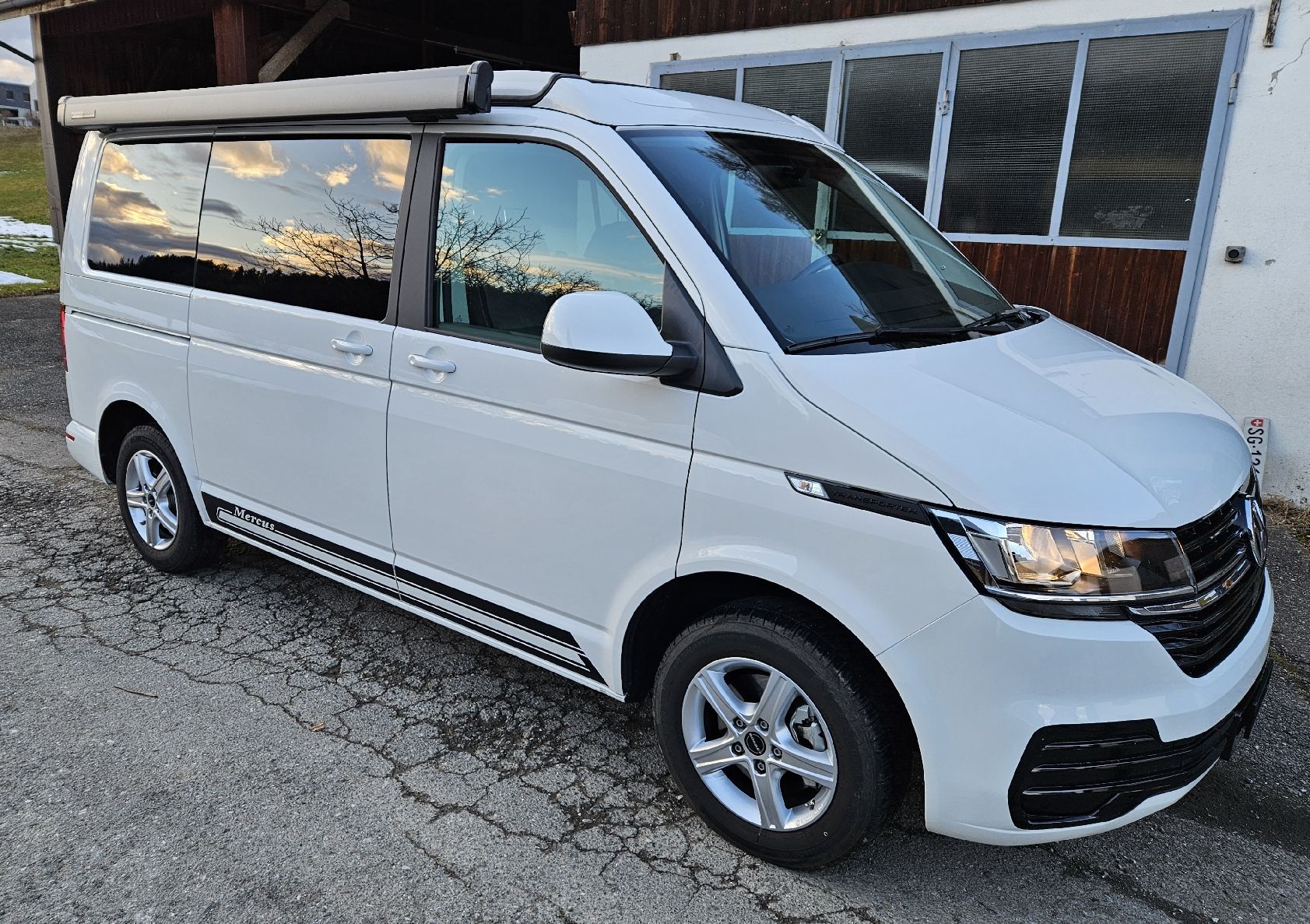 VW Camping Fahrzeuge: VW T6.1 Camper – Gebraucht aus Schmerikon von Obersee0 2
