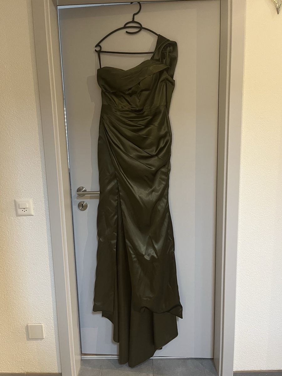 Vestiti: Grünes Bodenlanges Kleid – Nuovo (secondo la descrizione) da Bellikon venduto da Ruth_62 1