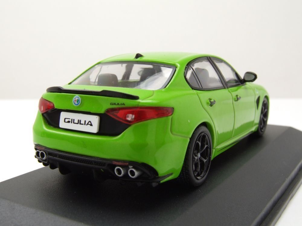 Alfa Romeo Modellautos: Alfa Romeo Giulia Quadrifoglio – Neu und originalverpackt aus Flawil von Imperiosud 3