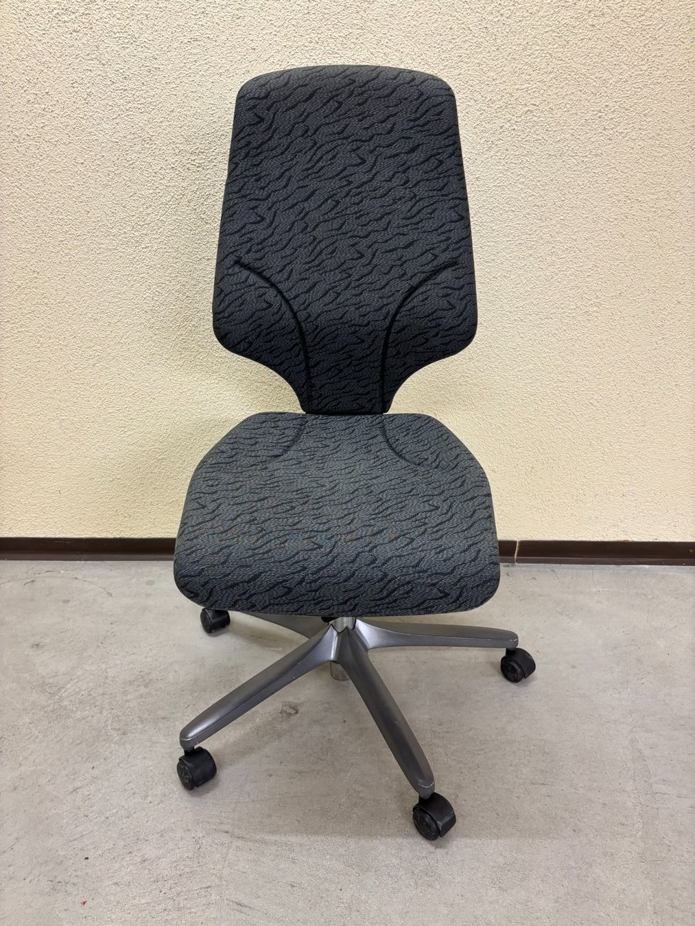 Giroflex Stühle: Bürostuhl Giroflex 64 – Gebraucht aus Hinwil von fac_688b