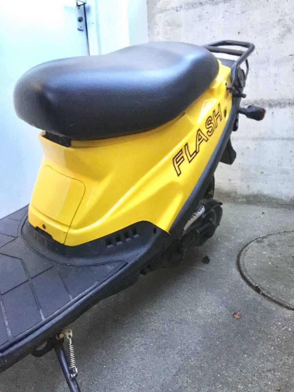 Smc (Sm) Scooter: Scooter SMC Flash (49cm3) – Usato da Dottikon venduto da Izogul 4