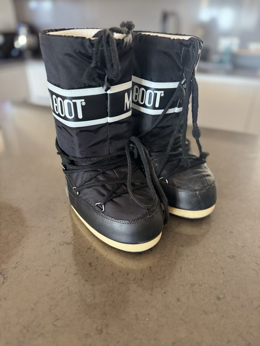 Scarpe per ragazzi: Moon Boot – Nuovo (secondo la descrizione) da Urdorf venduto da des_c5dk
