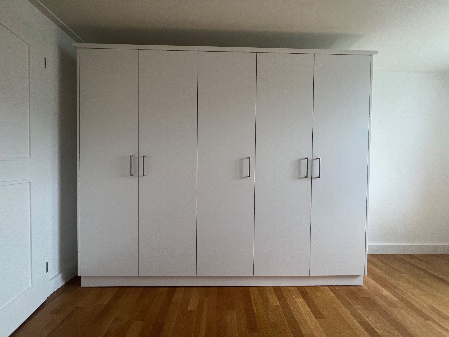 Schränke: Kleiderschrank – Gebraucht aus Oberägeri von cle_7fqt