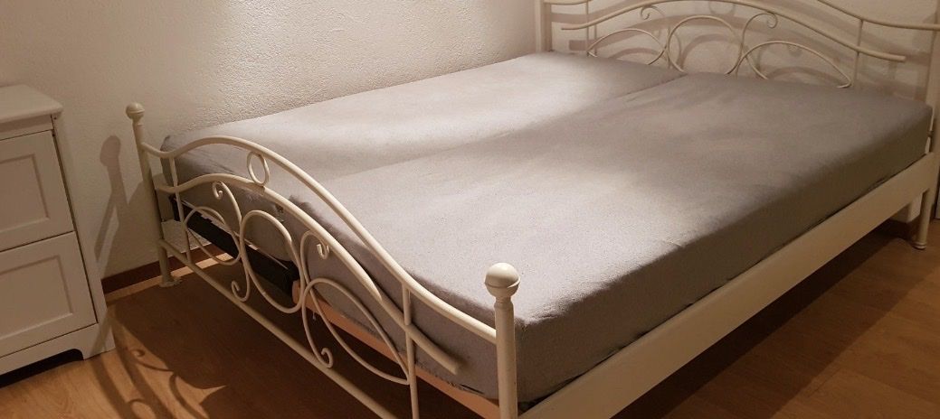 Letti: Weiss/gold IKEA Bettgestell, 180x200cm – Usato da Frauenfeld venduto da but_lwh7