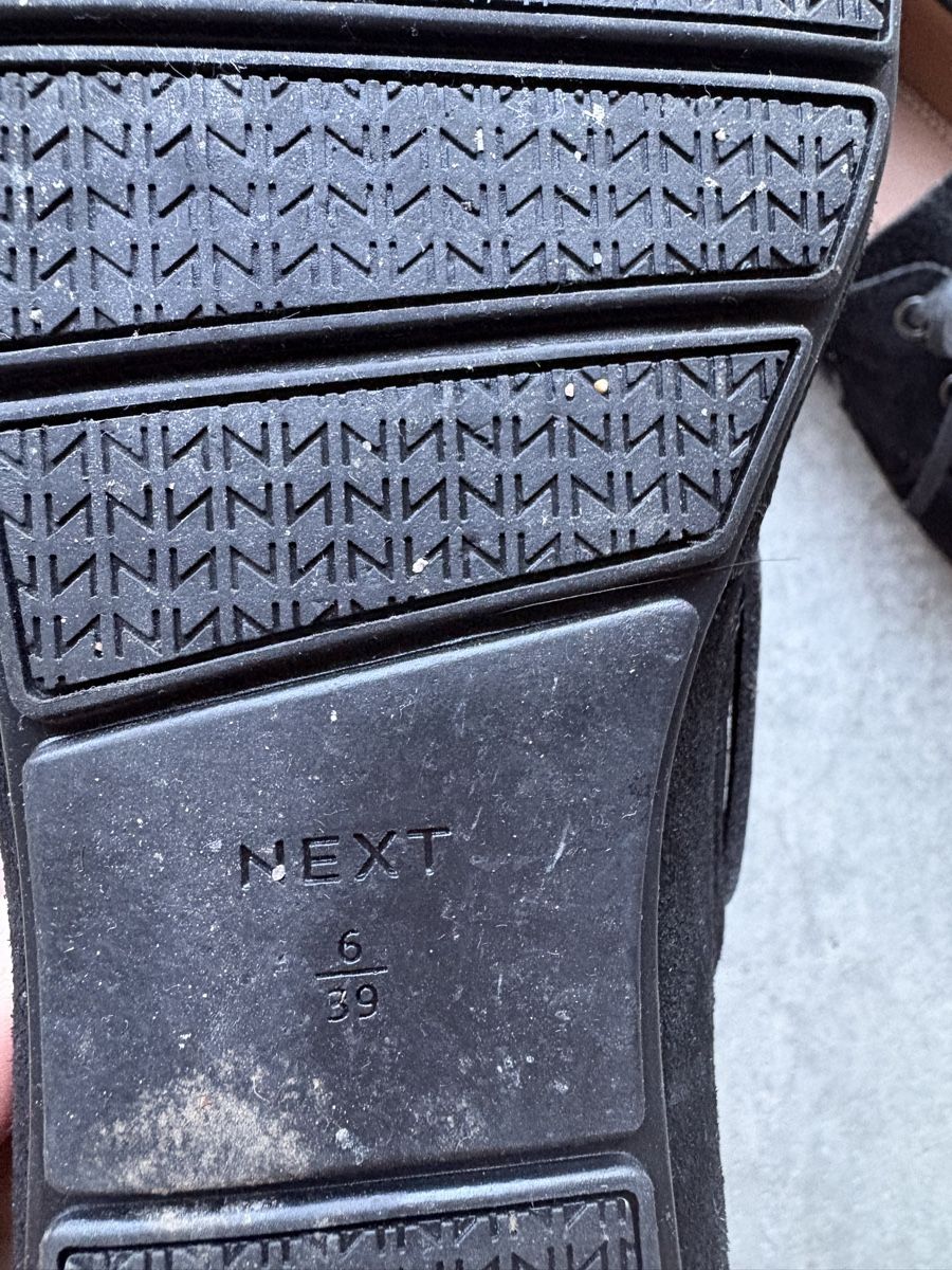 Next Chaussures femmes: Next Bootsschuhe – D'occasion à Bettingen par tom_v5fc 2