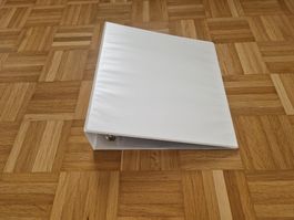 Ordner weiss mit Plastik Hüllen