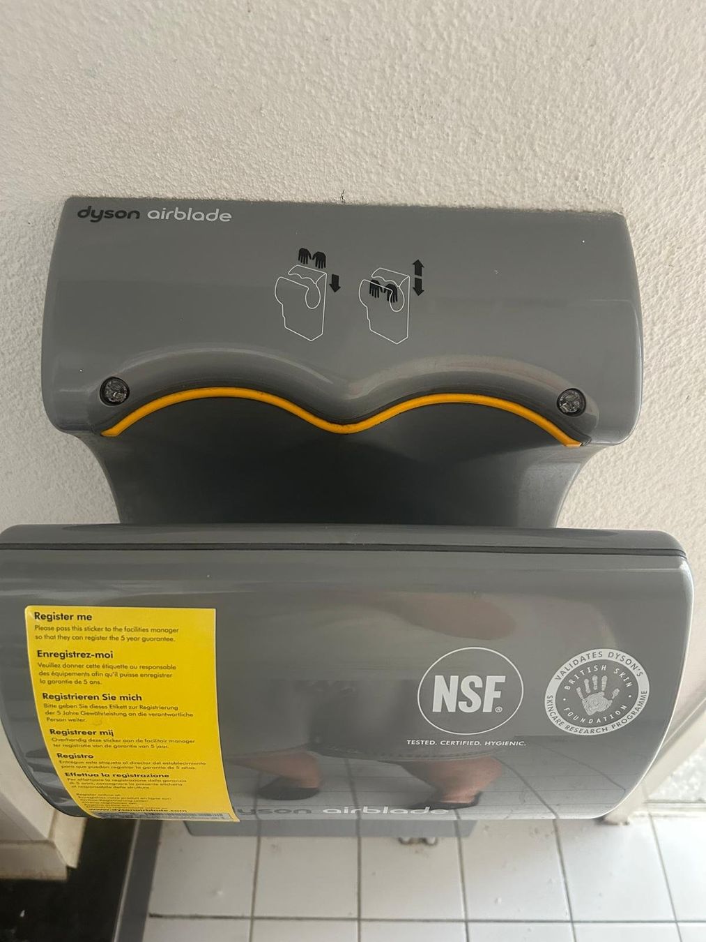 Dyson Asciugacapelli: Dyson Airblade Handtrockner grau Zustand gut – Usato da Rieden SG venduto da michirieden 1