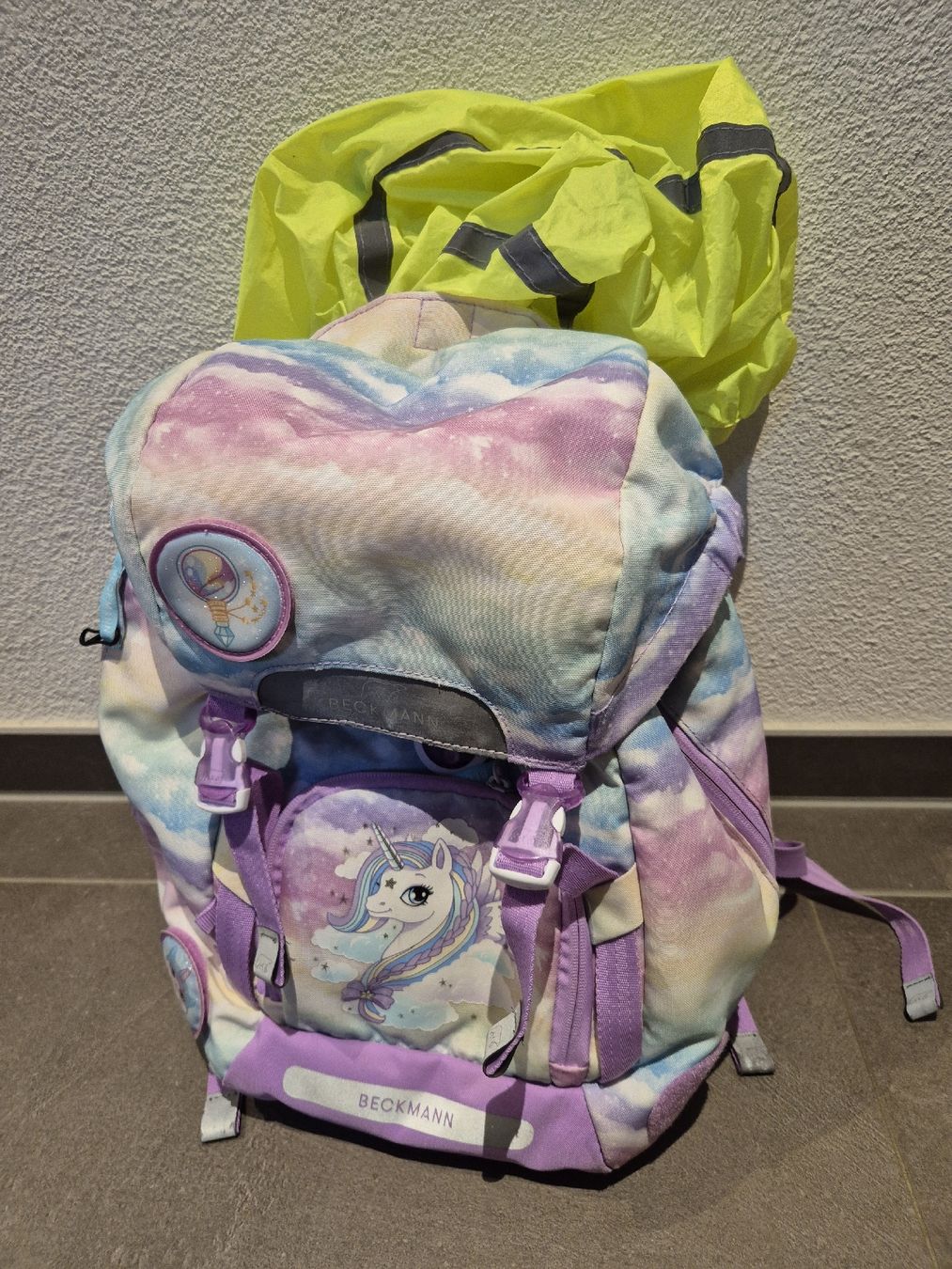Borse & Zaini: Beckmann Schulrucksack Einhorn mit Regenhülle – Usato da Huttwil venduto da jeeyjeey
