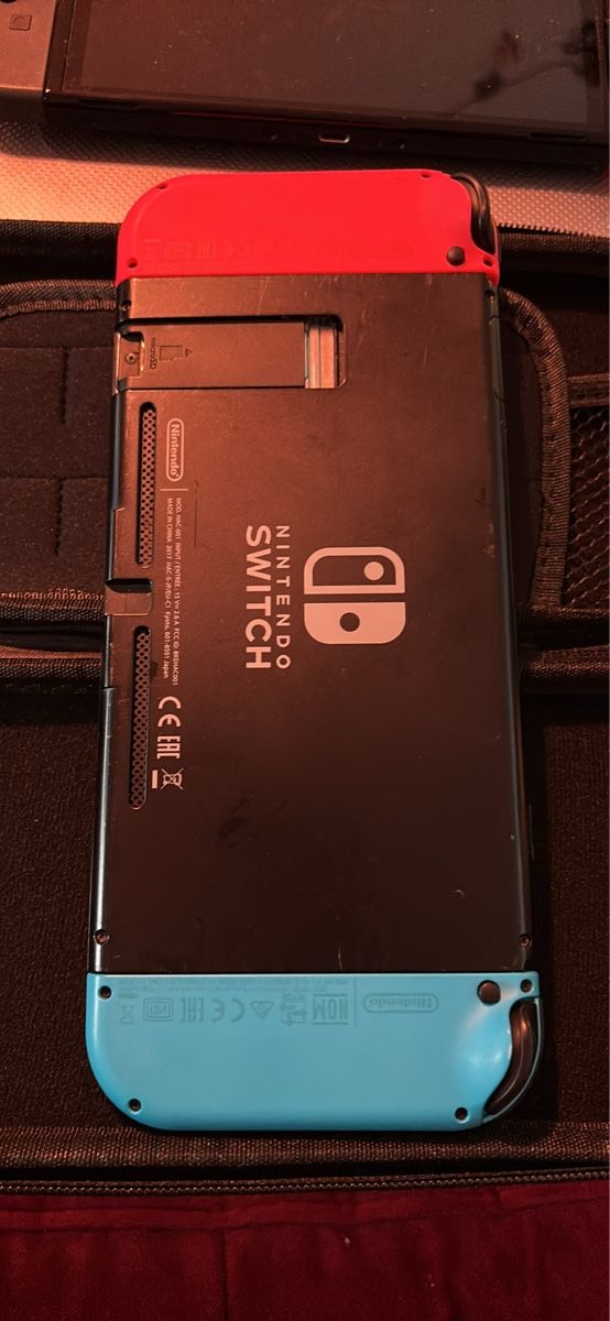 Nintendo Konsolen: Nintendo Switch Konsole mit Schutzhülle – Gebraucht aus Zürich von hiddentreasures_zh 1