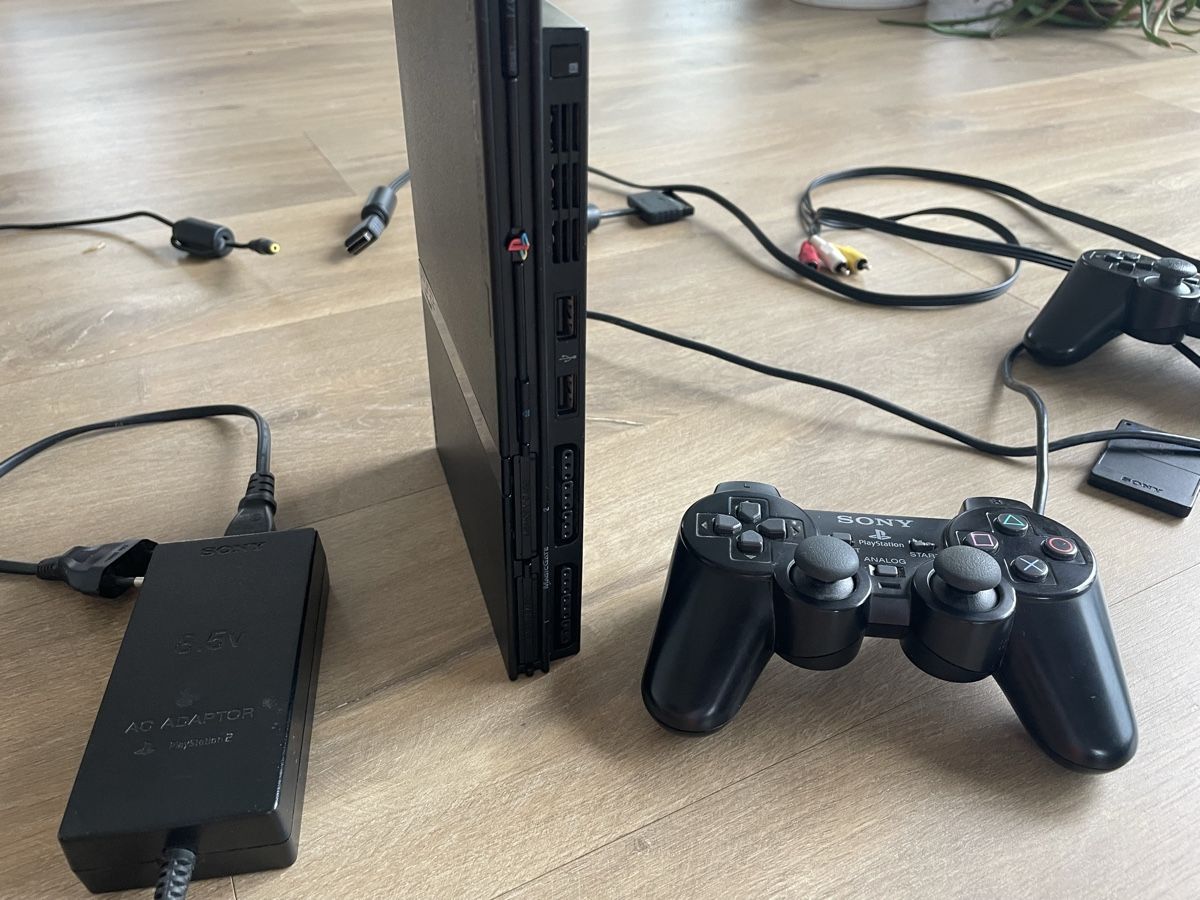 Sony Consoles: Playstation 2 Mini und Spiele – D'occasion à Leissigen par danyrichjr 1
