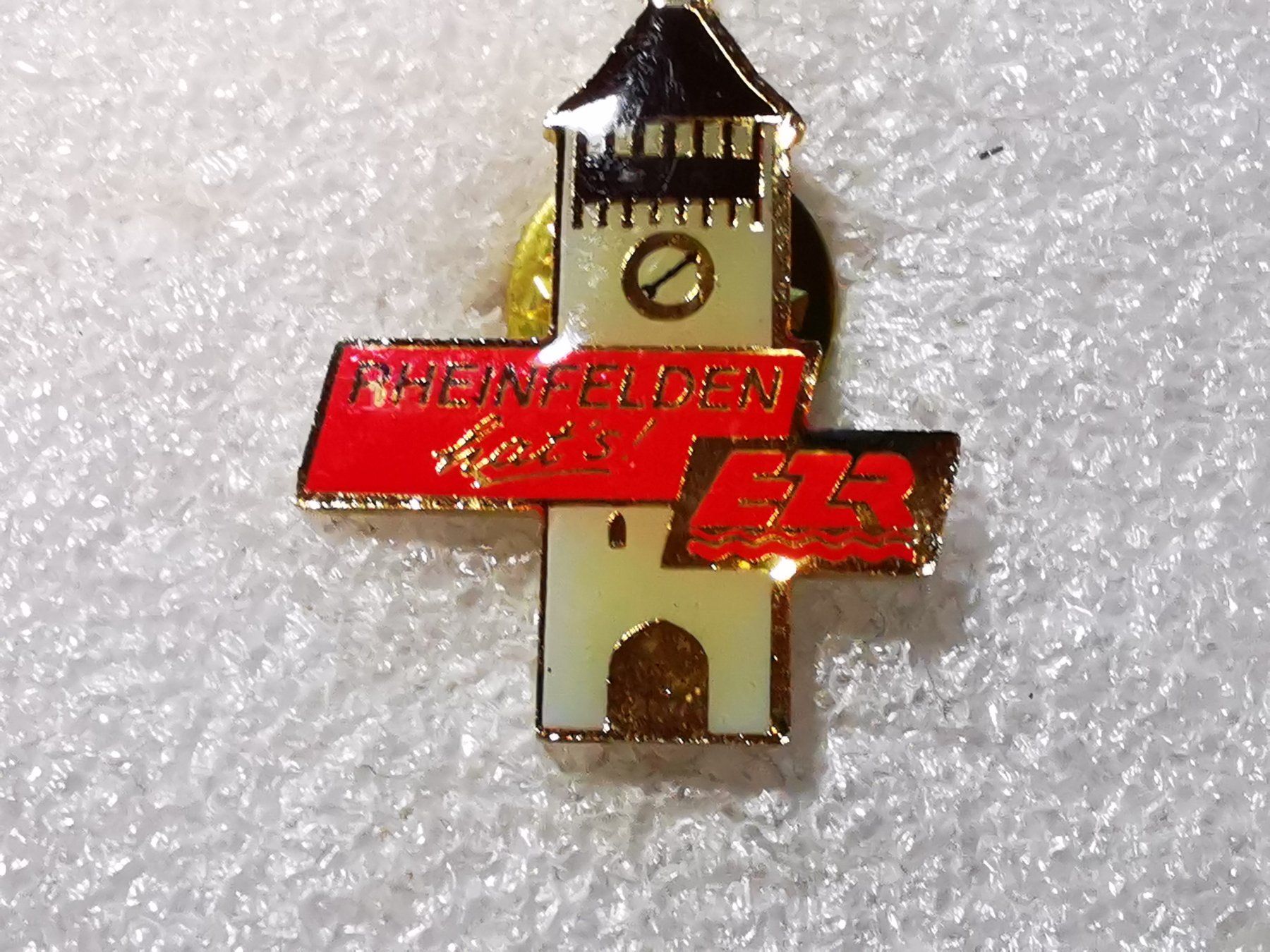 Plaketten & Abzeichen: Ansteckpin 59: Rheinfelden hat's – Gebraucht aus Oppligen von Pin-Fall-Shop