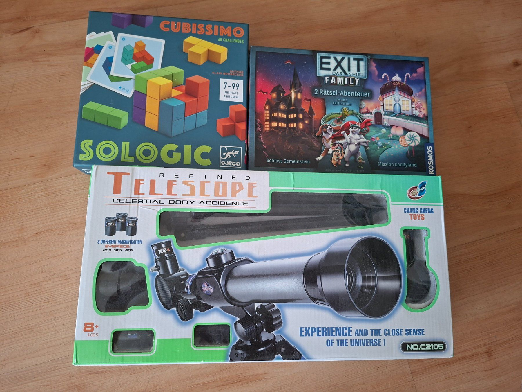 Giochi: Table games and new small plastic telescope – Nuovo (secondo la descrizione) da Brugg AG venduto da vir_7m2y