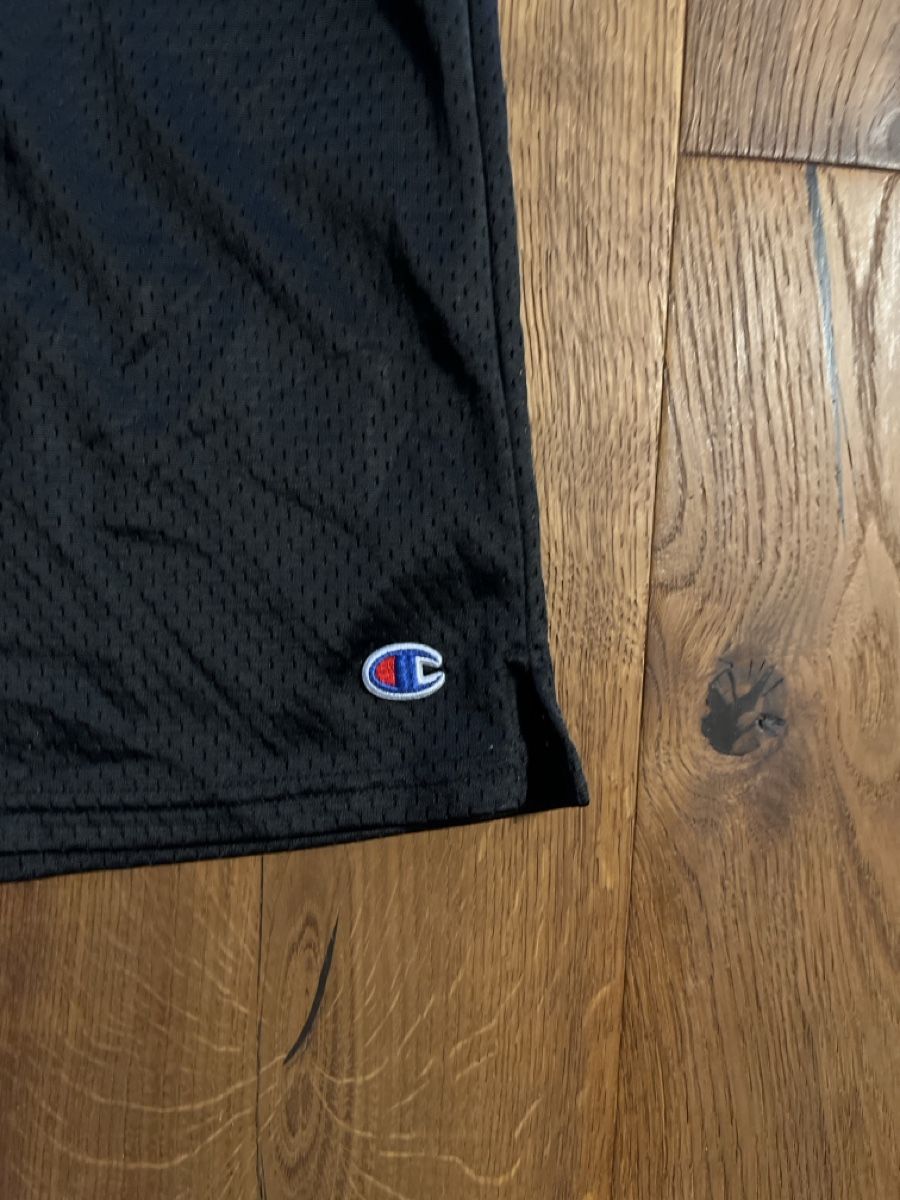 Champion Pantaloni: Schwarze Champion shorts, Grösse L – Usato da Burgdorf venduto da Rico340 1