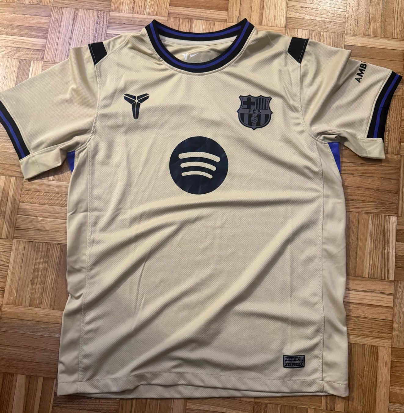 FC Barcelona Canottiere & Pantaloni: 11 - FC Barcelona - Size L – Usato da Zürich venduto da Matteo_7