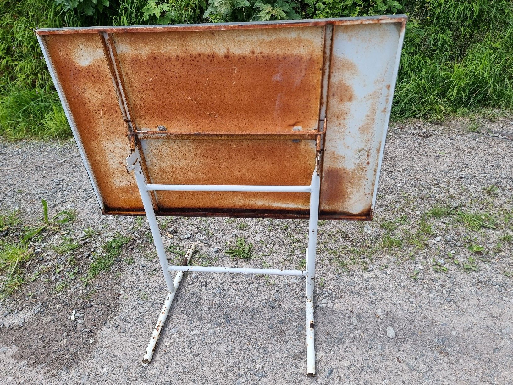 Tavoli: Gartentisch klappbar mit Eisengestell  – Usato da Berschis venduto da treedosha01 2