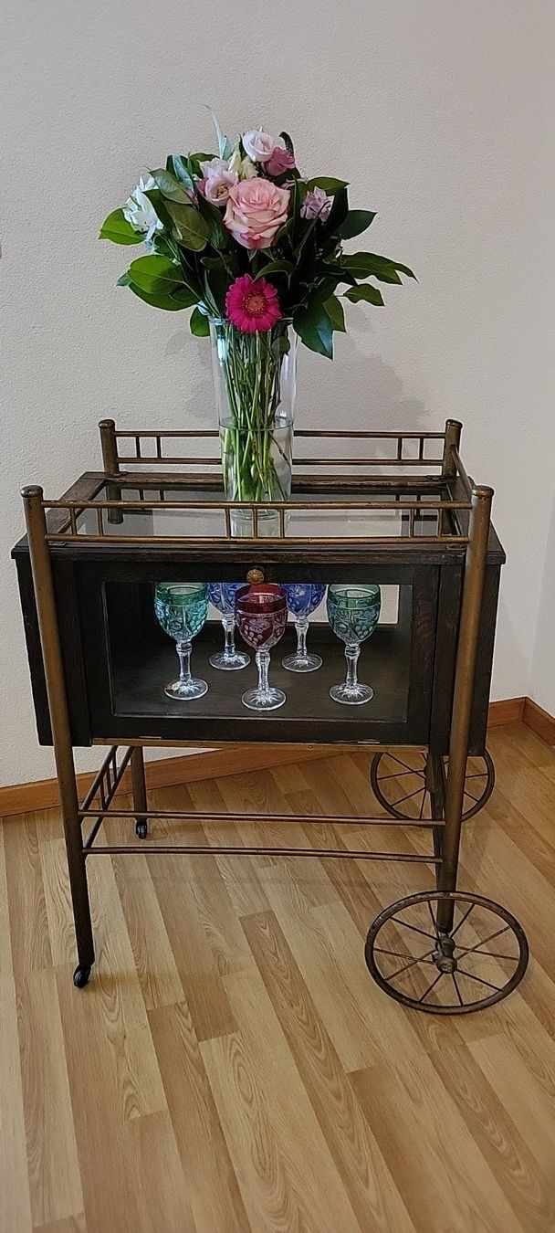 Tutte le decorazioni: Retro Barwagen/Servierwagen mit Glas – Usato da Zullwil venduto da Gizzi4