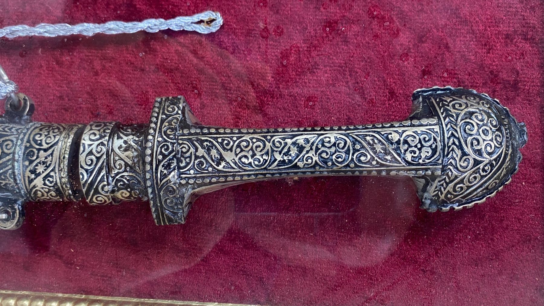 Posate: Dekorativer Dolch Prunkrahmen Orient Messer Kunst – Usato da Volketswil venduto da Artivo 6