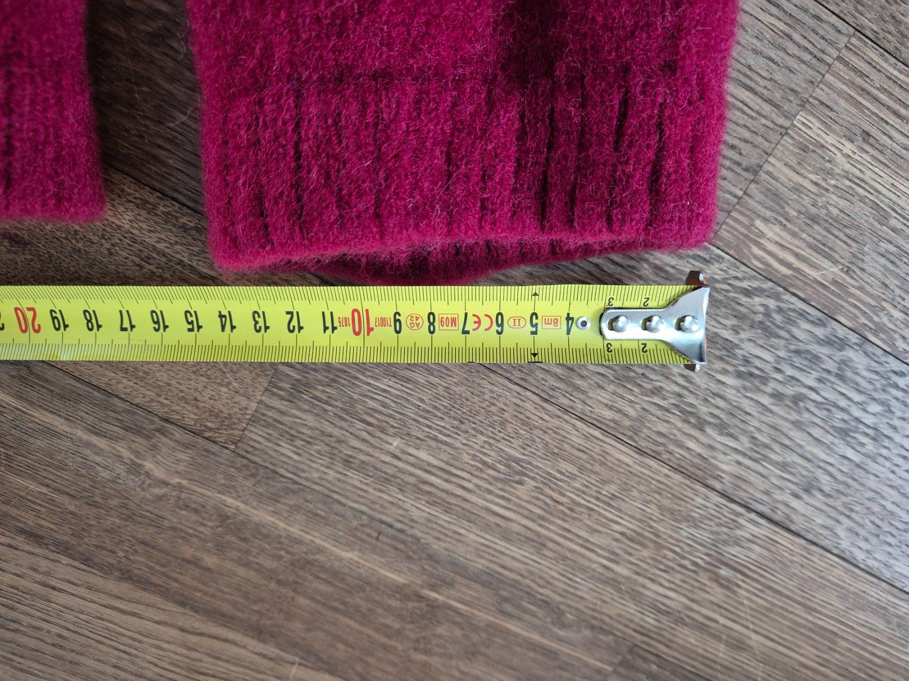 Socken: Handknitted 100% wool pink leg warmers – Gebraucht aus Zürich von monadiederich 1