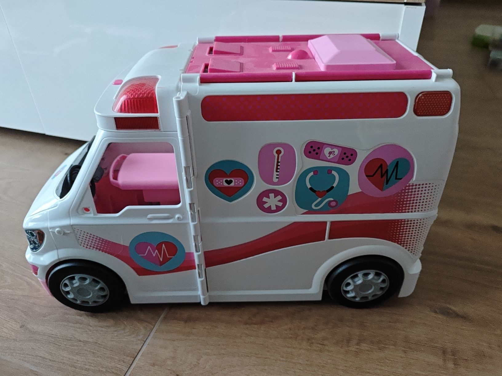 Giocattoli: BARBIE Krankenwagen mit Sirene – Usato da Gibswil venduto da jibbi01 2