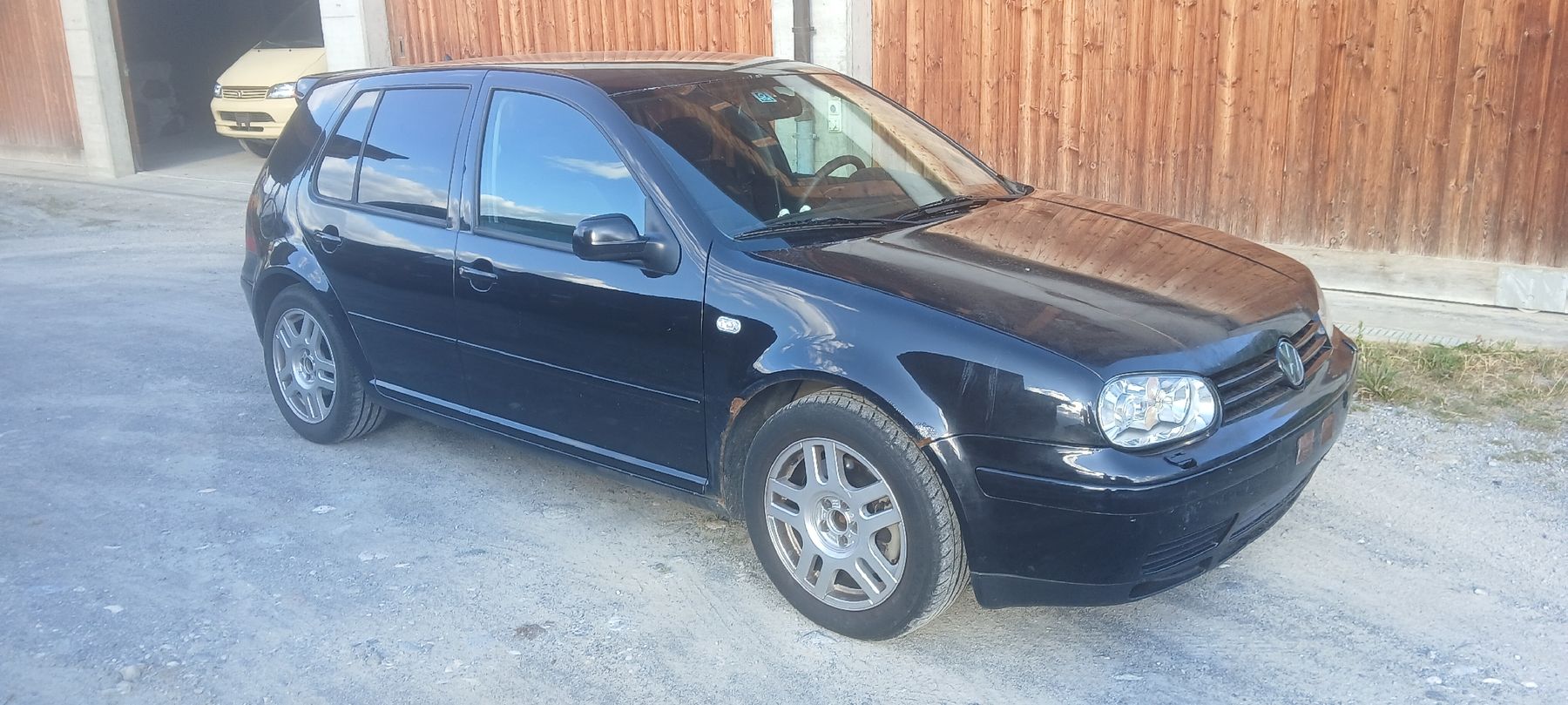 VW Autos: vw golf 4, 4 motion – Défectueux à Sevgein par rol_7j2c 1