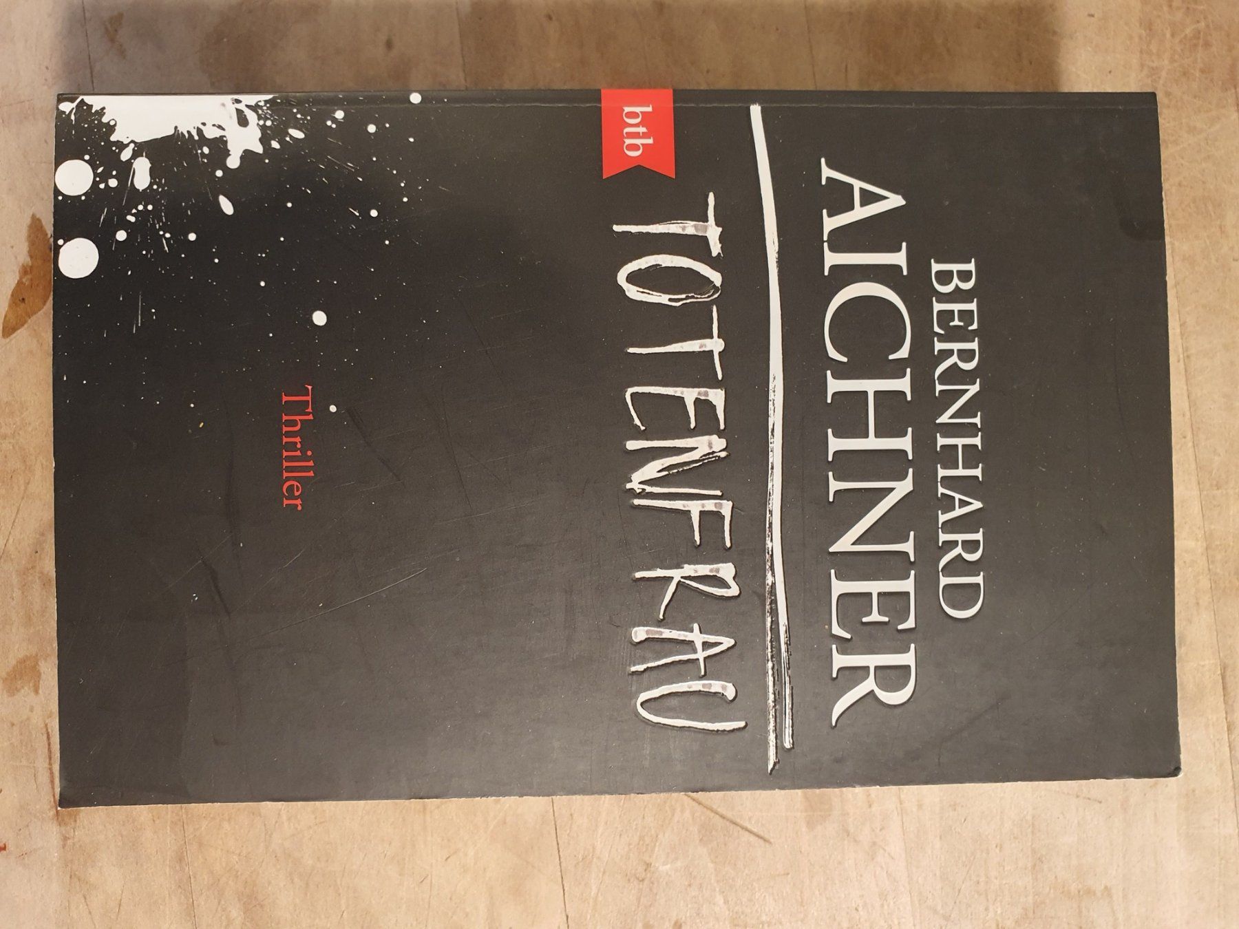 Libri: Totenfrau Bernhard Aichner BTB – Usato da Zürich venduto da loosebone