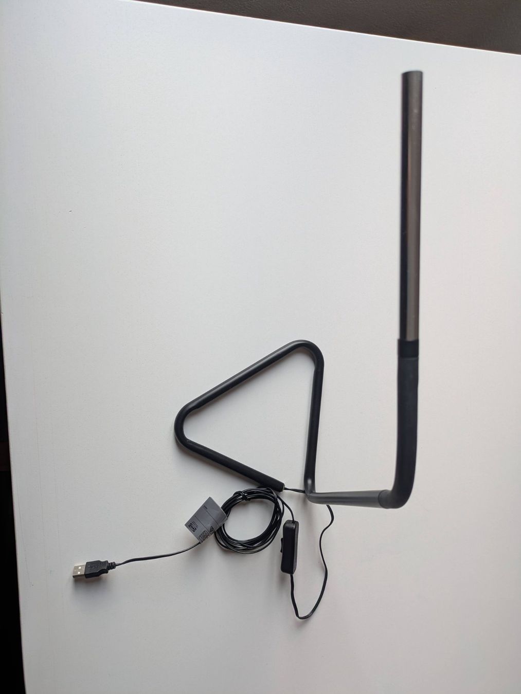 Ikea Lampade: Ikea Harte LED USB Table Lamp Color Black – Usato da Olten venduto da at_sellstuff 1