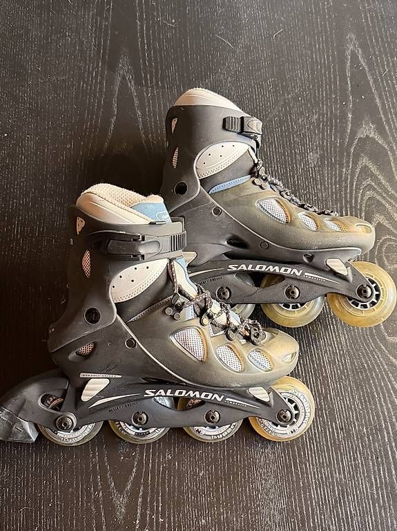 Patins à roul. & inline: Inline Skates mit Knie- und Handschoner – D'occasion à Augst BL par Luca.R
