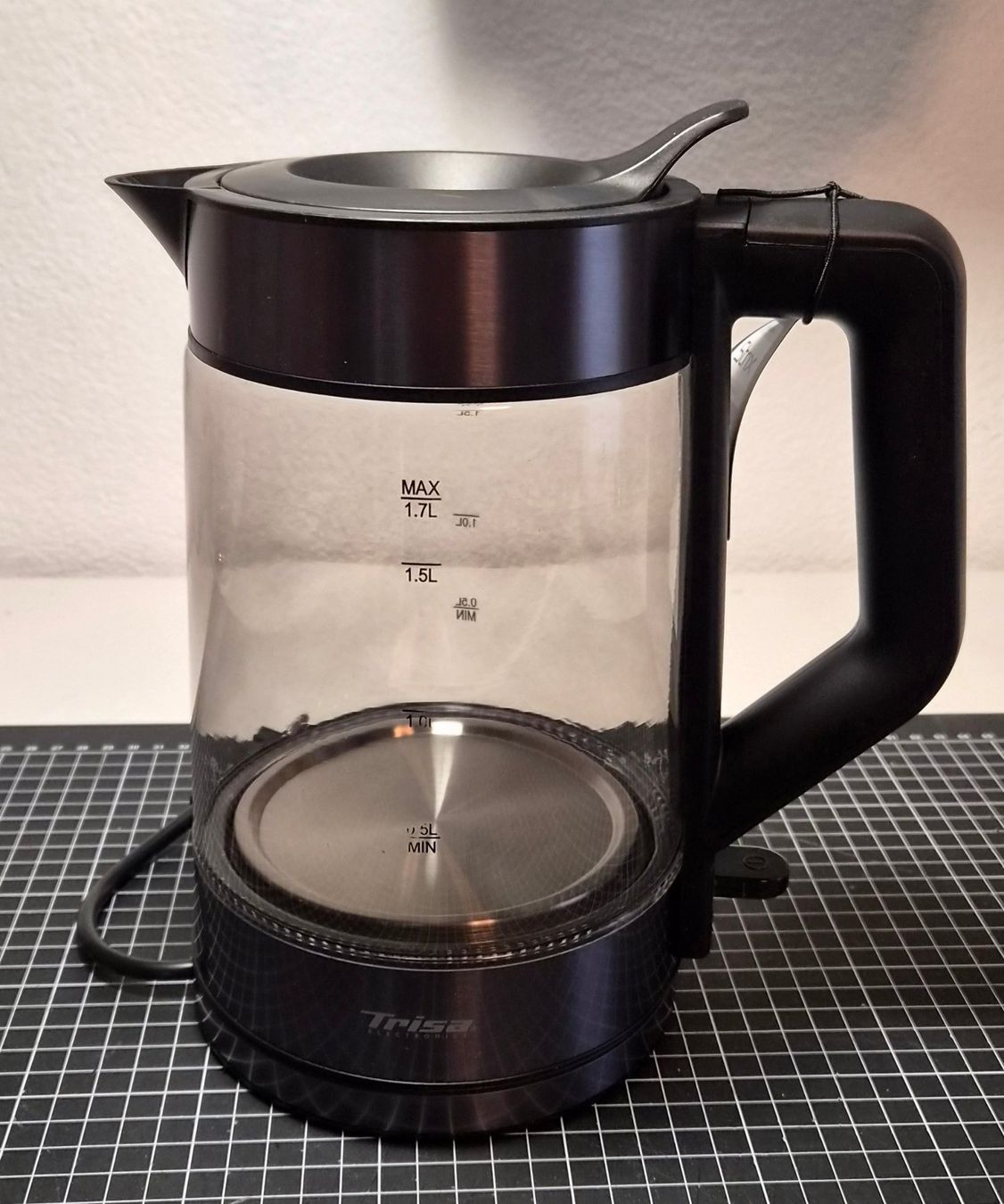 Trisa Bollitori: Wasserkocher Trisa Compact Boil W71 Plus – Usato da Naters venduto da WayneRandom 1