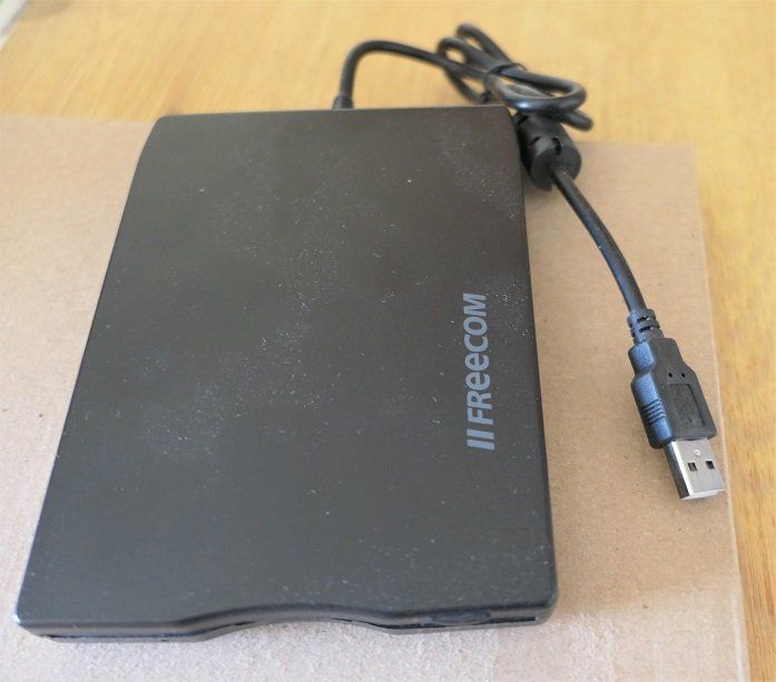 Disques durs: Externes USB 3.0 Diskettenlaufwerk – D'occasion à Adetswil par Rrenis 2
