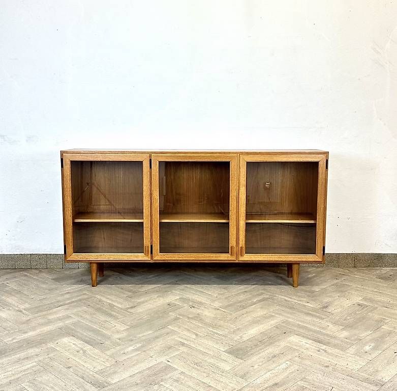 Vetrine: SALE Mid Centuery danish teak Vitrine / Sideboard – Usato da basel venduto da vintory.ch