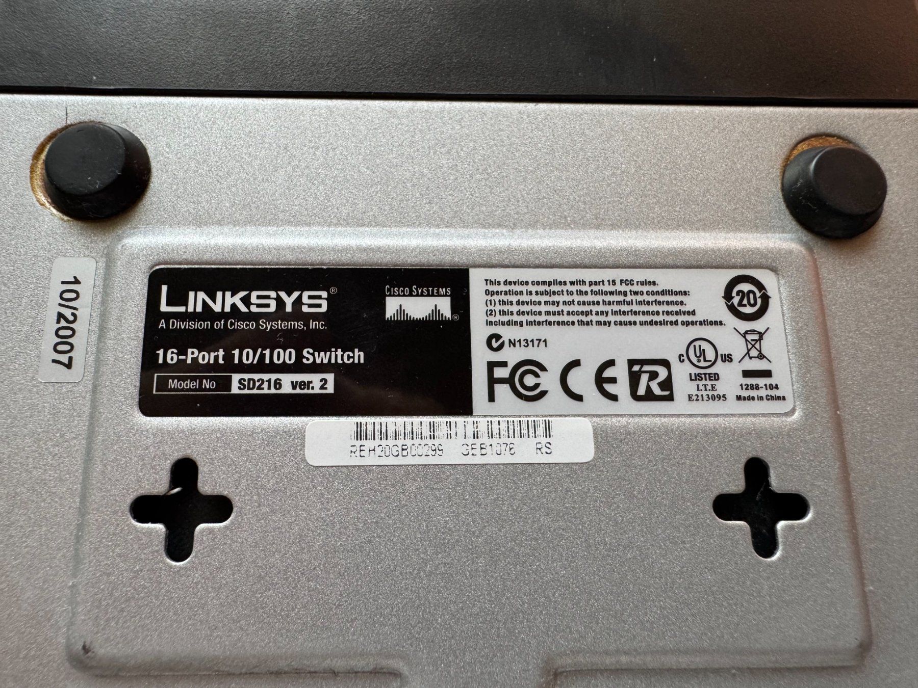Linksys Hubs & Switches: Linksys SD216 16-Port 10/100 Desktop Switch – Gebraucht aus Engollon von Winters91 2