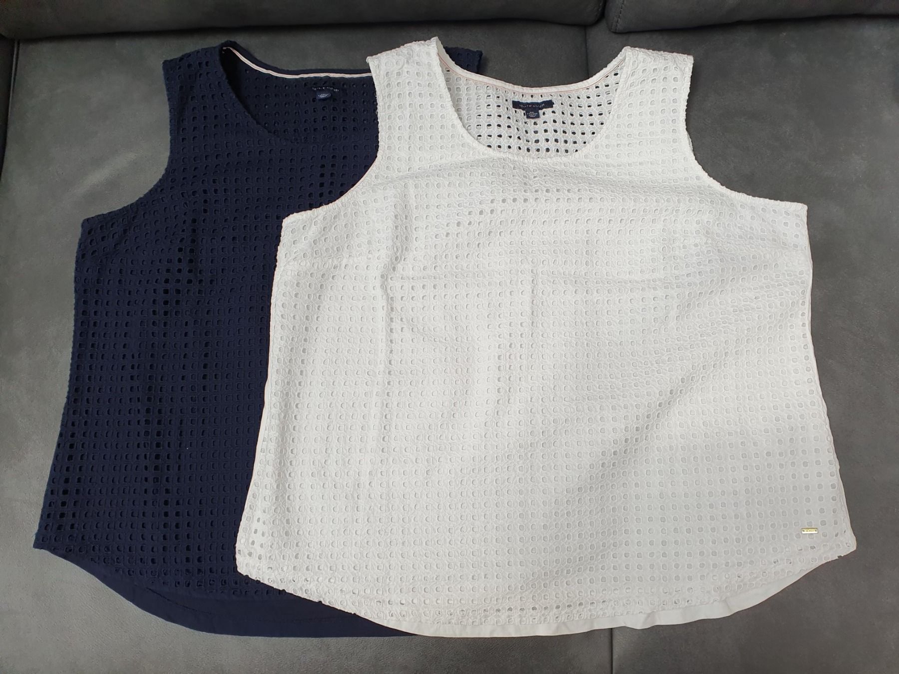 Tommy Hilfiger Top: Tommy Hilfiger Tops - XXL – Nuovo (secondo la descrizione) da Hirschthal venduto da toronto-raptors82