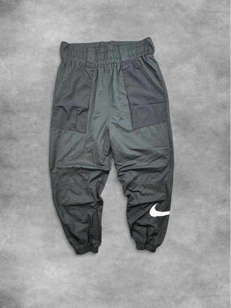 Nike Pantaloni: Nike trousers – Usato da Erlinsbach SO venduto da TogaResell