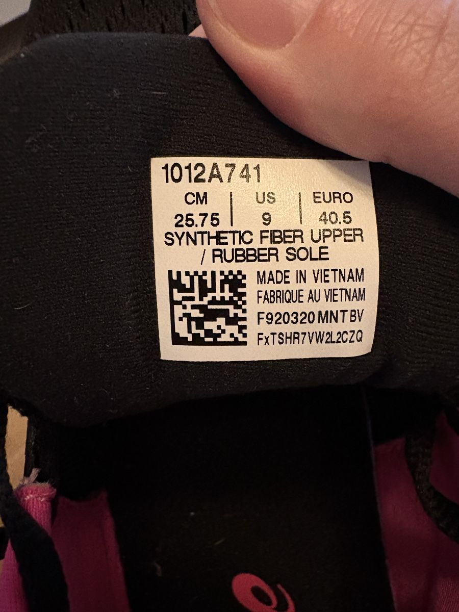 Asics Chaussures femmes: Asics Running Schuhe, Gr. 40.5 – D'occasion à Regensberg par ree_5l7n 5