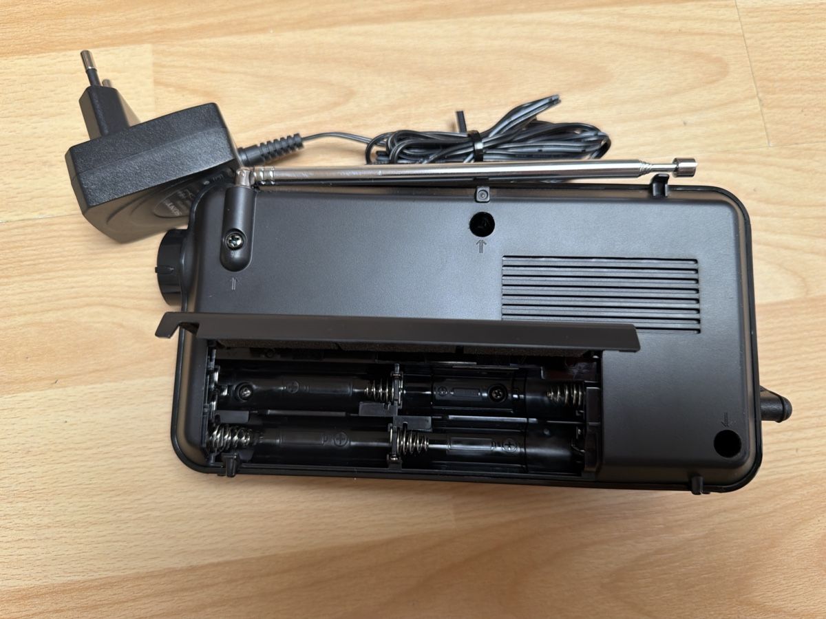Sony Radio: Sony Digitalradio XDR-S400DBP schwarz DAB+  – Usato da Thun venduto da BanjoDan 1