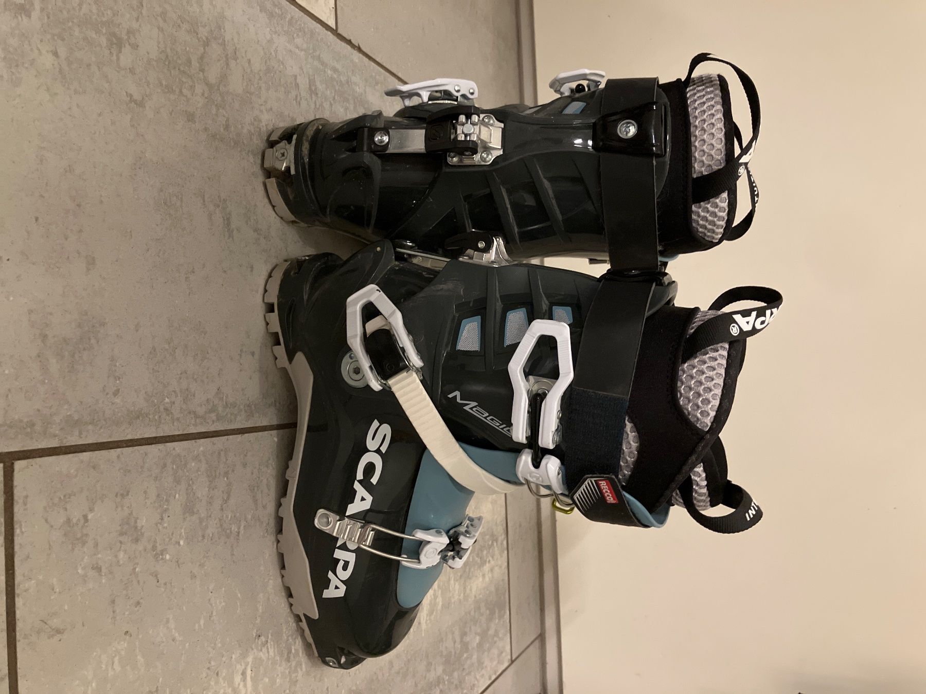 Scarpa Scarpe da donna: Scarpa Magic W Skitourenschuh – Usato da Richterswil venduto da isa_sxj2 1