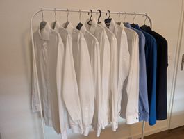 11 Hemden, Slim 38 (S), bügelfrei, div. Marken, weiss + blau