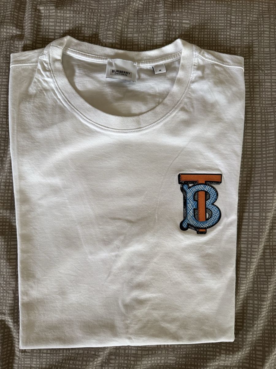 Burberry T-shirt: T shirt Burberry – Nuovo (secondo la descrizione) da Genève venduto da tho_5cfx 1