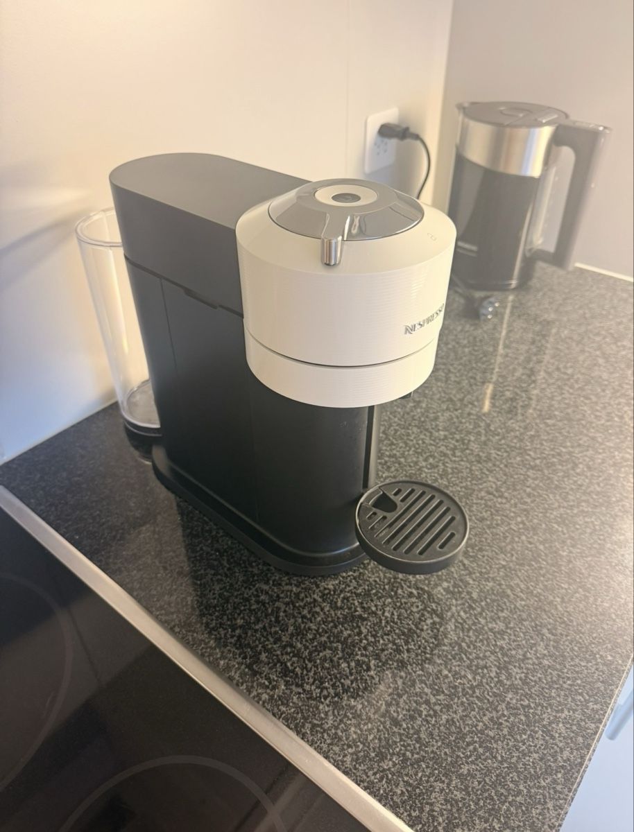 Nespresso Macchine per caffè & Macchine per espresso: Nespresso Maschine – Usato da Aarau venduto da Barca1993 1