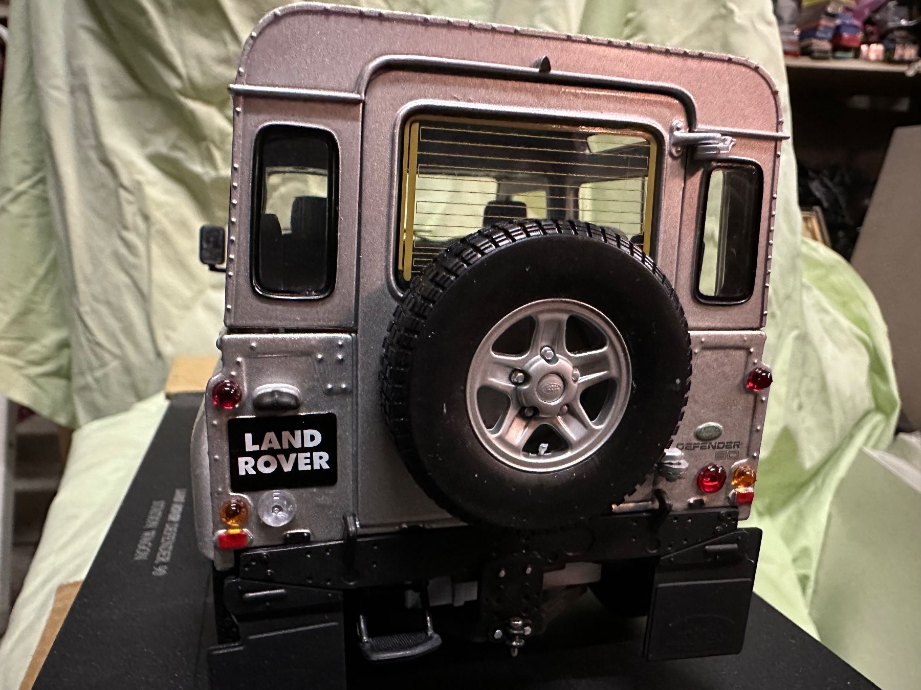 Revell Modellautos: Land rover defender 90 gb 4x4 – Neu (gemäss Beschreibung) aus Reinach AG von rares75 2