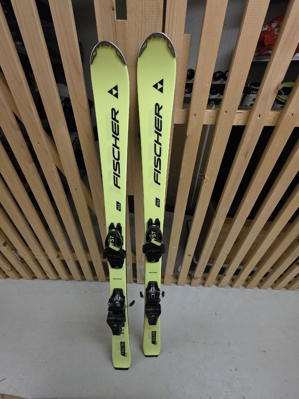 Fischer Sci: Kinder Ski Fischer RC4 Pro 130 cm – Nuovo (secondo la descrizione) da Steckborn venduto da Fsurf1