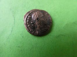 uralte Bronzemünze 16 mm   1.71 g