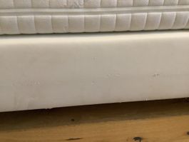 Boxspringbett mit Matratze